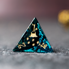 Starry Sky Kitty · Aurora Deep Blue Engraved Glass Dice Set