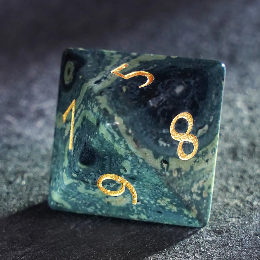 Sparrow's Phantom · Phantom Veil Ghost Stone Gemstone Dice Set