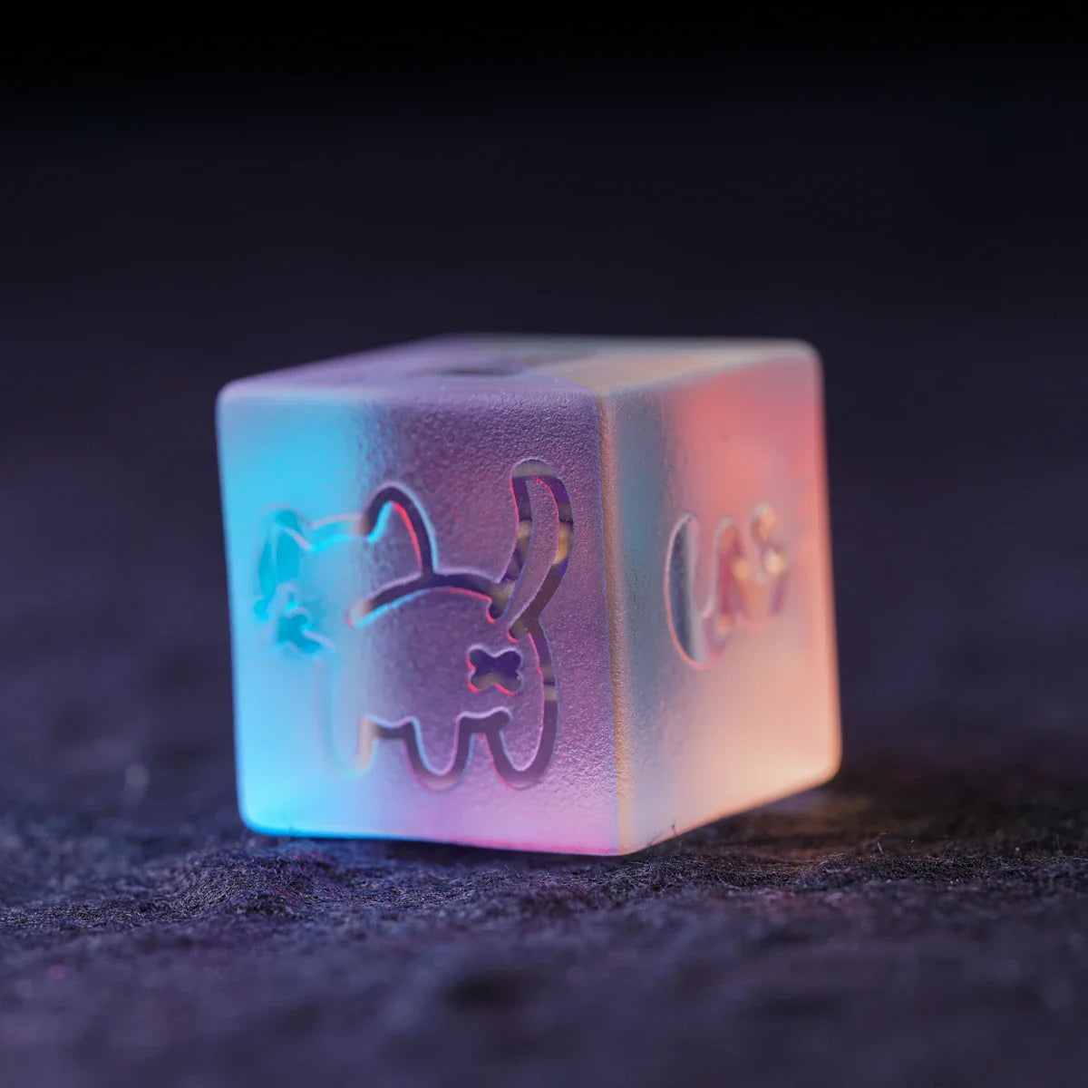 Kitty Engraved Dichroic Prism K9 Glass Dice Set