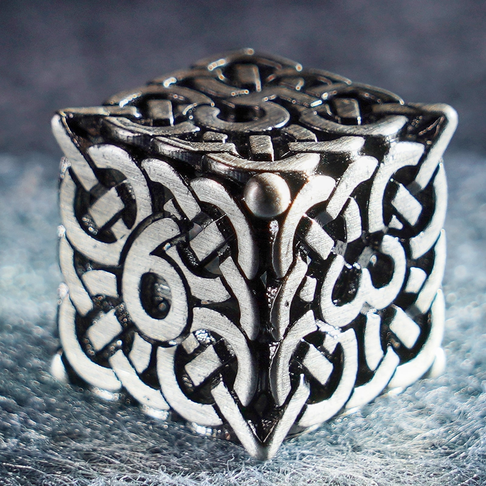 Darkin Shackles Hollowed Metal Dice Set