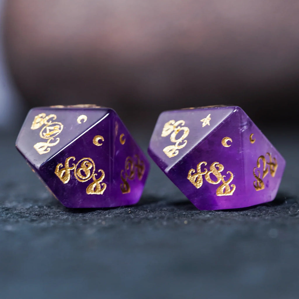 Dreaming Mirage · Amethyst Engraved Gemstone Dice Set
