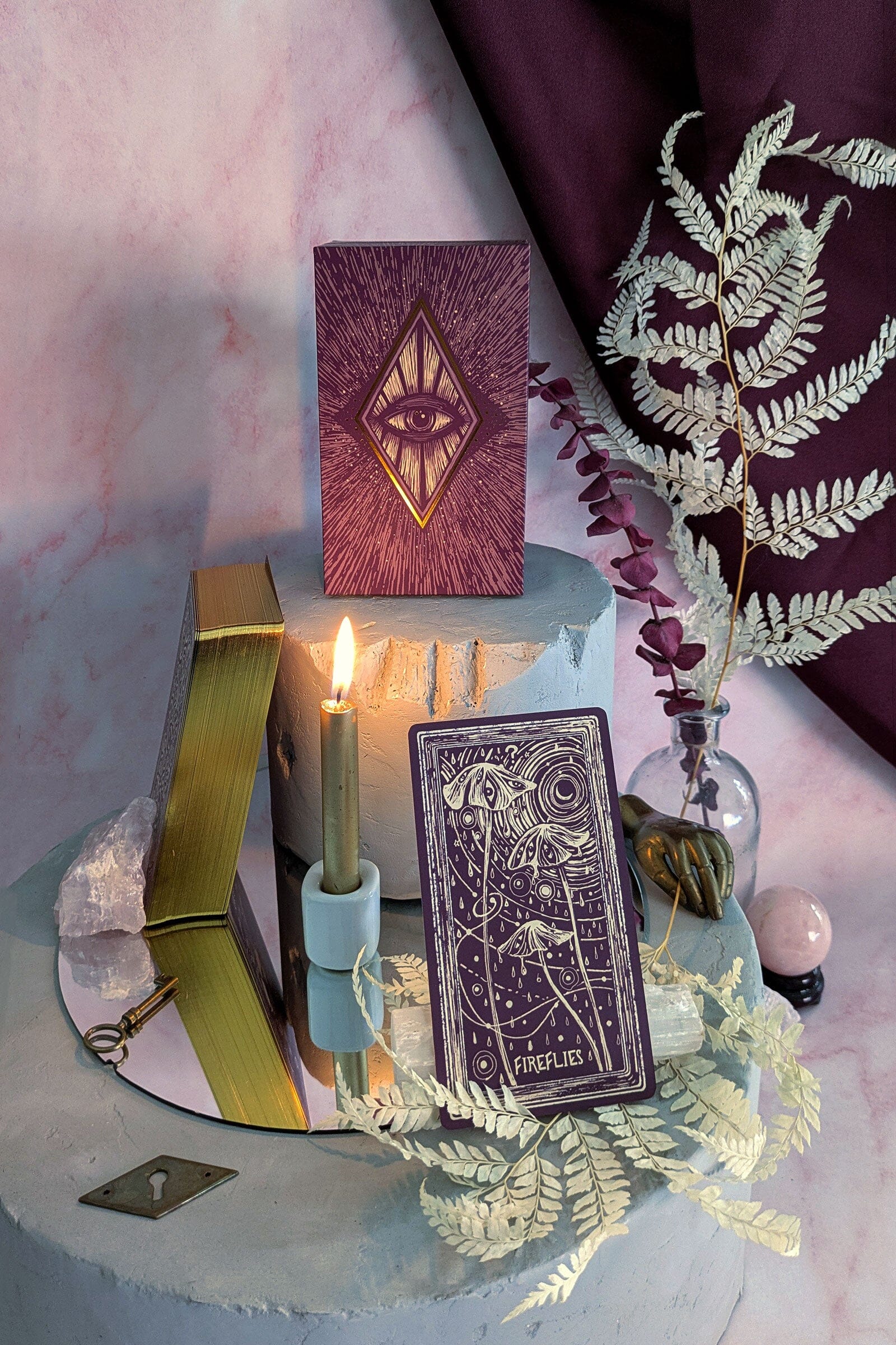 Light Gwinnieb Tarot